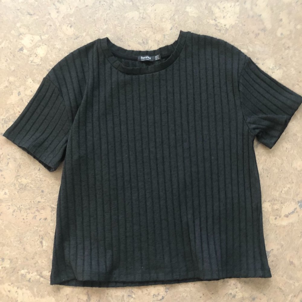 Black Ribbed Short-Sleeve Sweater